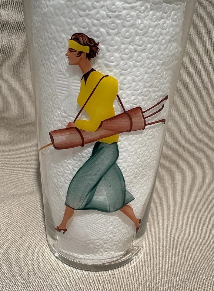 "Vaso transparente pintado a mano dama mujer golfista con perro terrier 5-1/2"" T" Foto 3 de 4