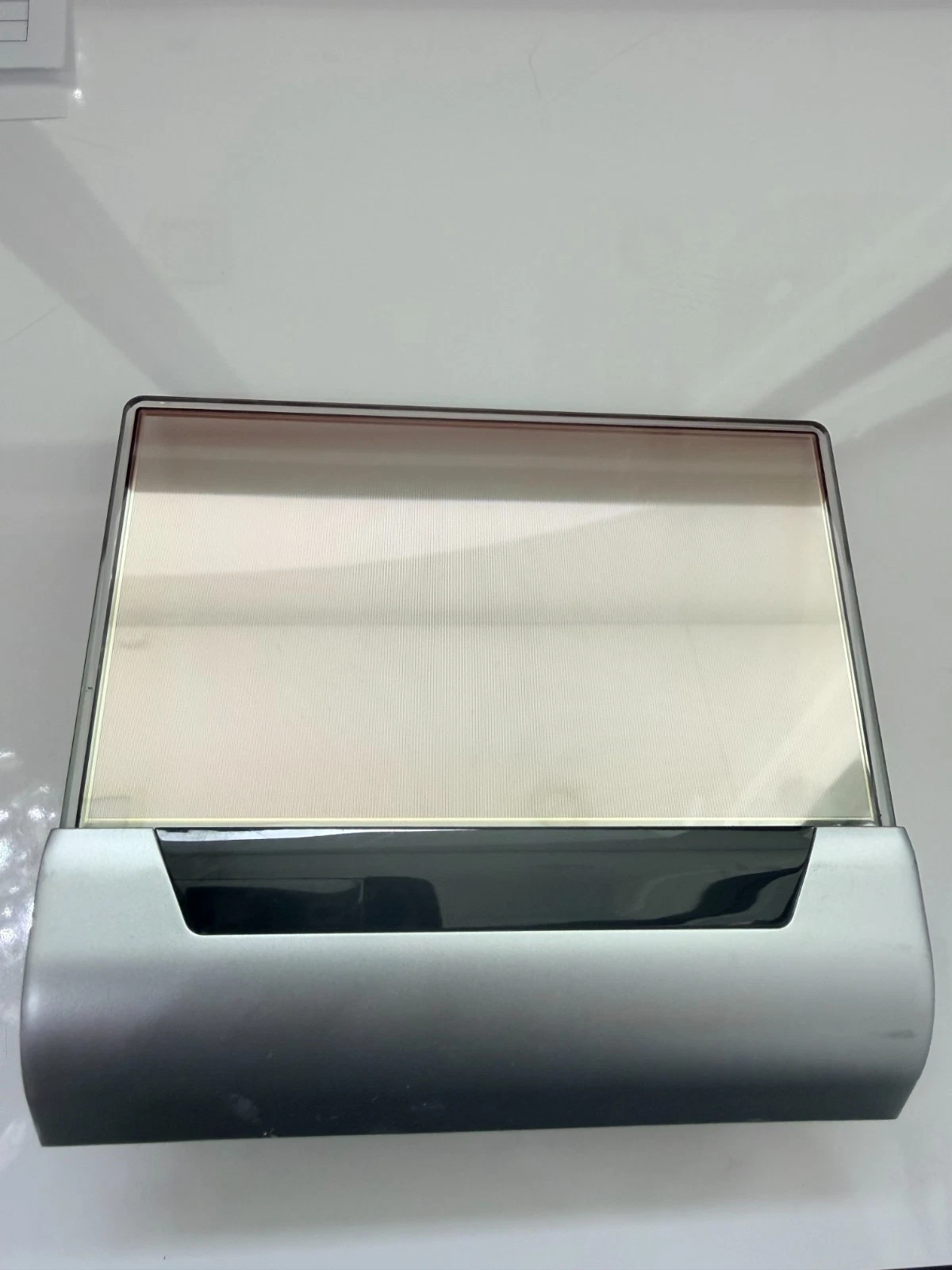 Johnson Controls GLAS Si02 Smart Touch-Screen Wi-Fi Thermostat