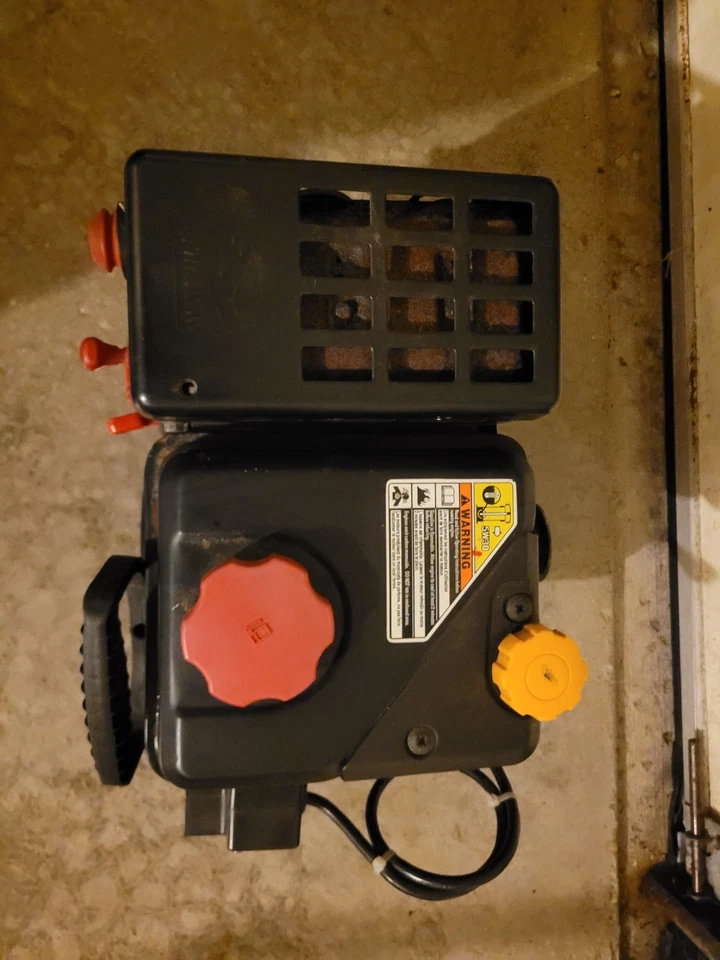 Motor soplador de nieve MTD 5 hp con arranque eléctrico, funciona bien Foto 2 de 4