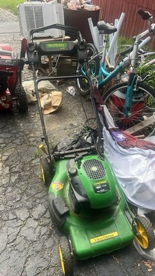 John Deere JS36 Self-Propelled Gas Walk-Behind Lawn Mower Green/Yellow/Black