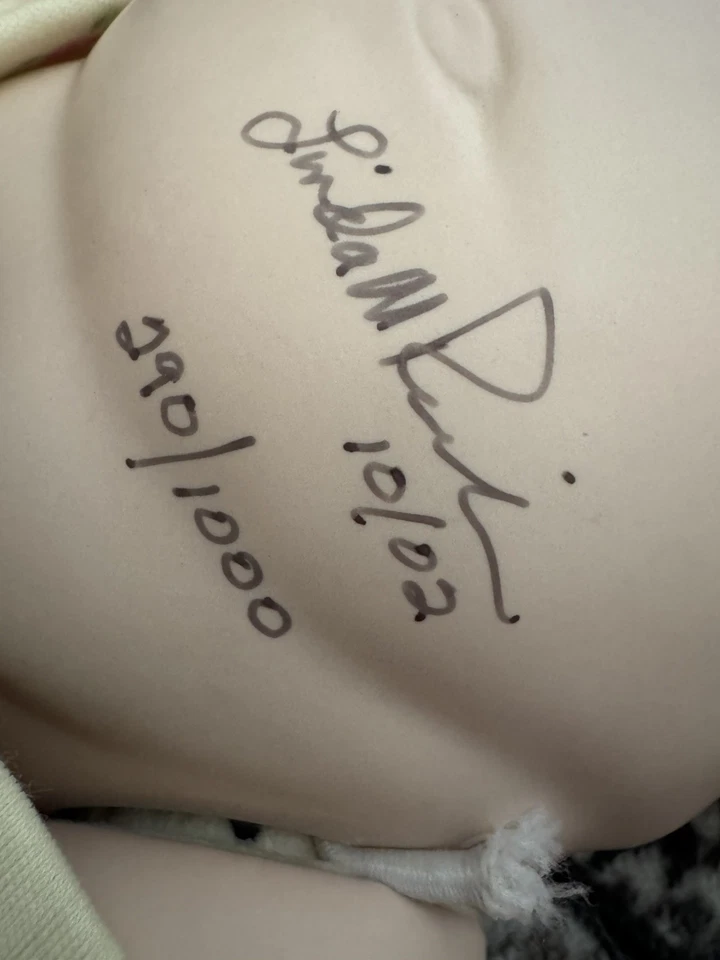 Muñeca de porcelana firmada por Linda M Rick 2002 290/1000 porcelana maciza, leer Foto 3 de 4