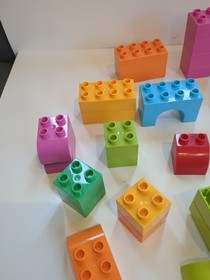 LEGO DUPLO: All-in-One-Pink-Box-of-Fun (10571)