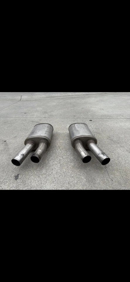 Ford Mustang Shelby GT350 2015-2020 5,2 L par silenciador escape usado Foto 4 de 4