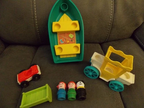 Mixed Lot Of Vintage Fisher Price Little People Carriage Car Boat People Dog Bed