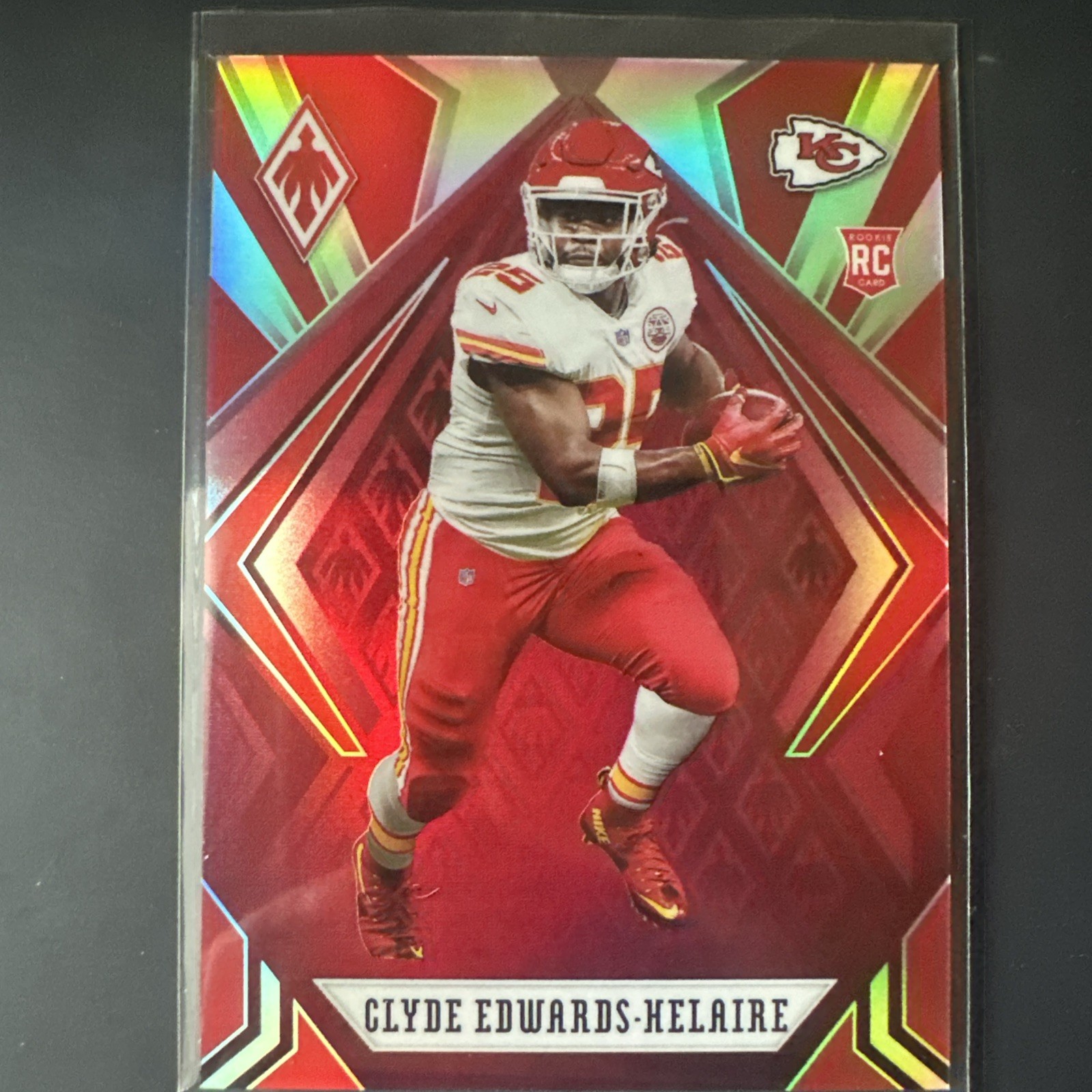 2020 Panini Phoenix - Rookies Clyde Edwards-Helaire #121 Red /299 (RC)