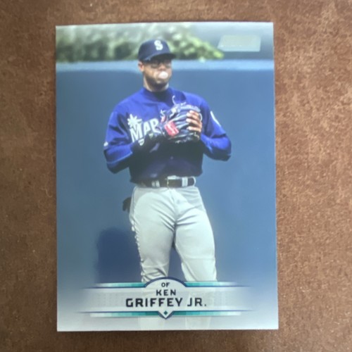 1996 Ken Griffey Jr. [Refractor w/ Coating] #135