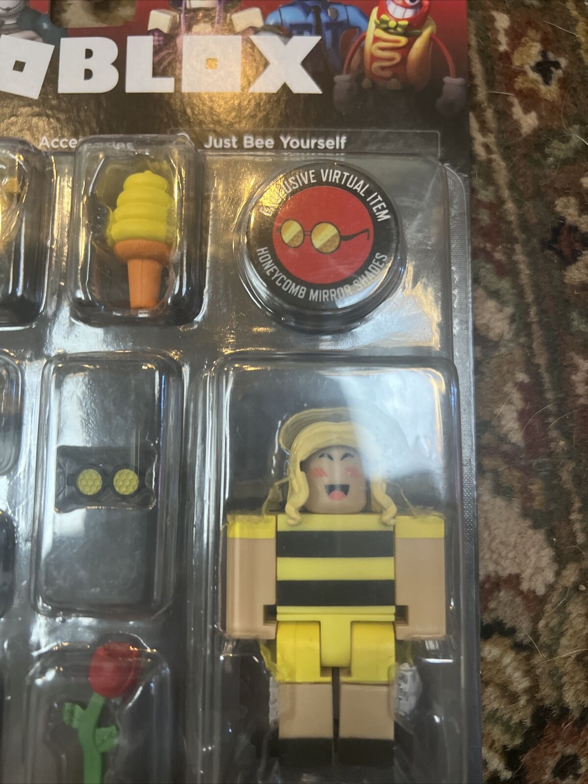 2022 ROBLOX Action Figure Avatar Shop Series JUST BEE YOURSELF