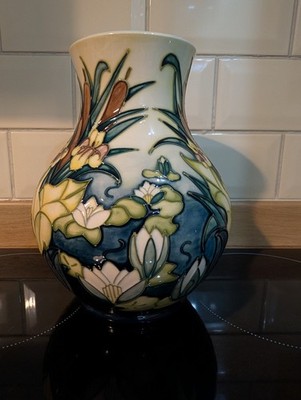 Moorcroft Lamia Muster große Vase 23,5 cm hoch in sehr gutem Zustand