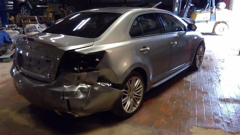 11 manija de freno de estacionamiento manual de emergencia Suzuki Kizashi 2011 103037 Foto 4 de 4