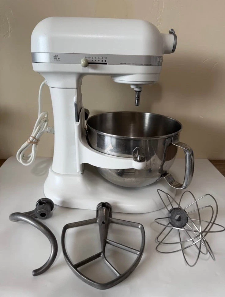 KitchenAid Mixer Epicurean KP26M1XR 10 Speed 6 Qt Bowl Lift Stand W Attachments
Opens in a new windo