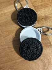 Oreo Cookie keychain container “white”