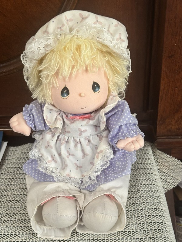 Vintage Applause Precious Moments Doll "Patty" 1985 Musical Doll Head Moves