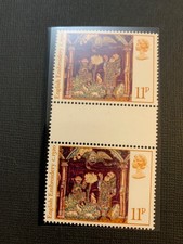 SG1020 GB QE11 MNH Gutter Pair 1976 English Medieval Embroidery
