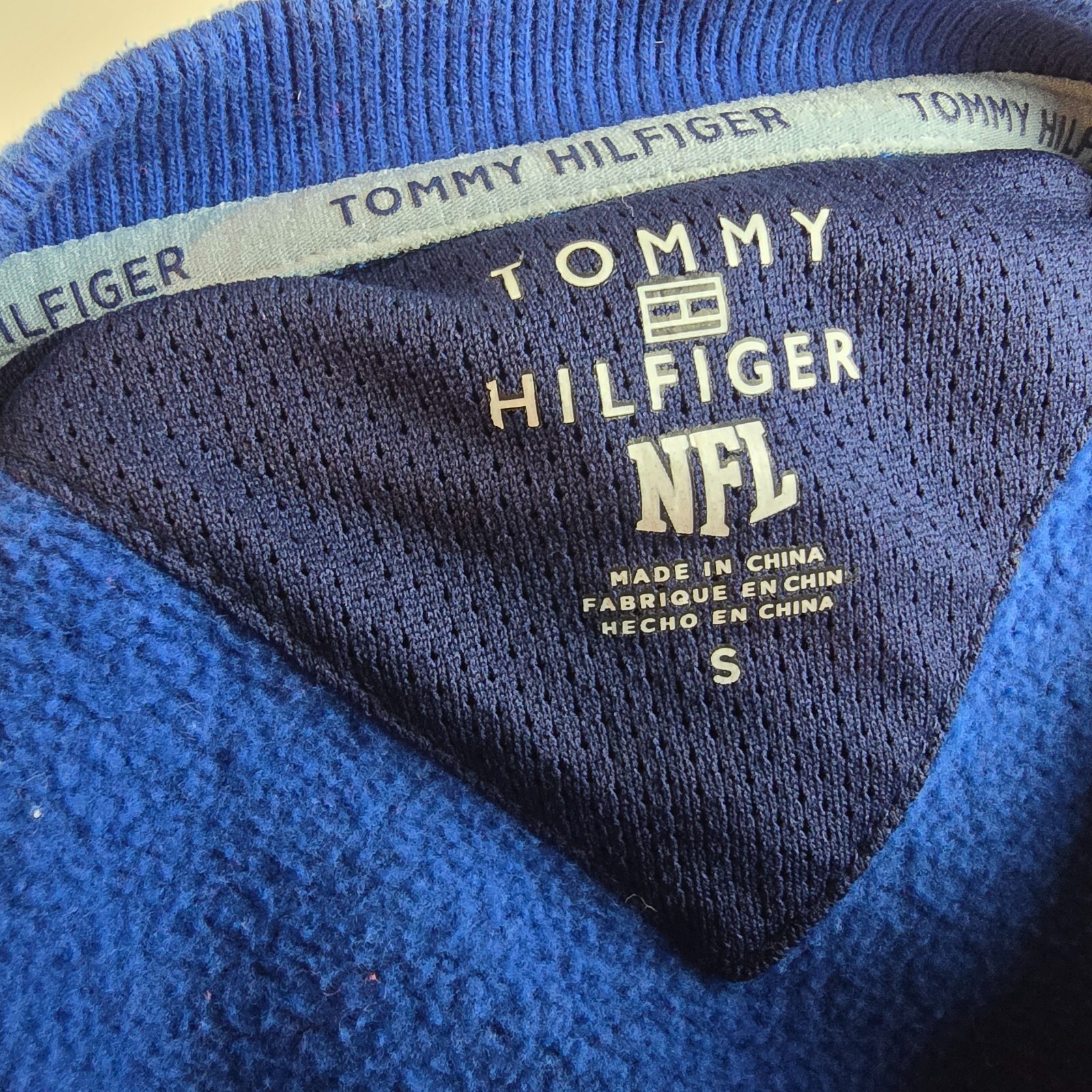 Los Angeles Rams Sweatshirt Mens Small Blue Tommy Hilfiger NFL Football Pullover thumbnail 9