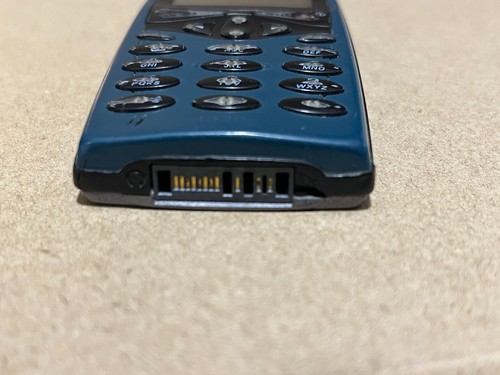 Ericsson R320s ungetestet, ohne Akku - Bild 2 von 11