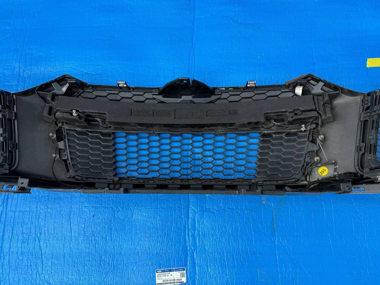 2015-2018 AUDI R8 FRONT BUMPER COVER ASSEMBLY W/ GRILLES OEM SILVER