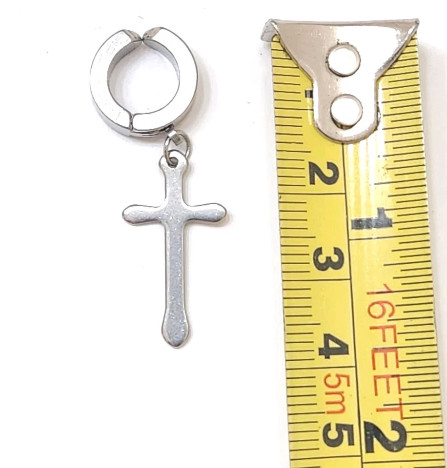 Pendiente crucifijo cruz católica clip sin perforar titanio plata hombre o mujer Foto 3 de 4