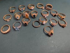Vintage Rings Quantity 20 Costume Jewelry Gold And 1 Silver Tone various sizes