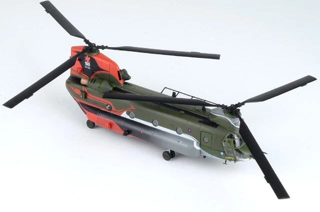 Corgi 1/72 Chinook HC.Mk 4 Helicopter ZA712 RAF No.18(B) Sqn - Image 2 of 2