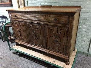 ANTIQUE VTG LUGER FURNITURE CO ST. PAUL MN BUFFET SIDEBOARD 58 X 20.5 X 37 1/4”