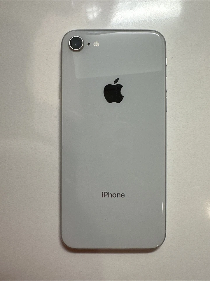 Apple iPhone 8 128GB Silver (AT&T) Cracked Screen - With Extra Box - Image 3 of 4