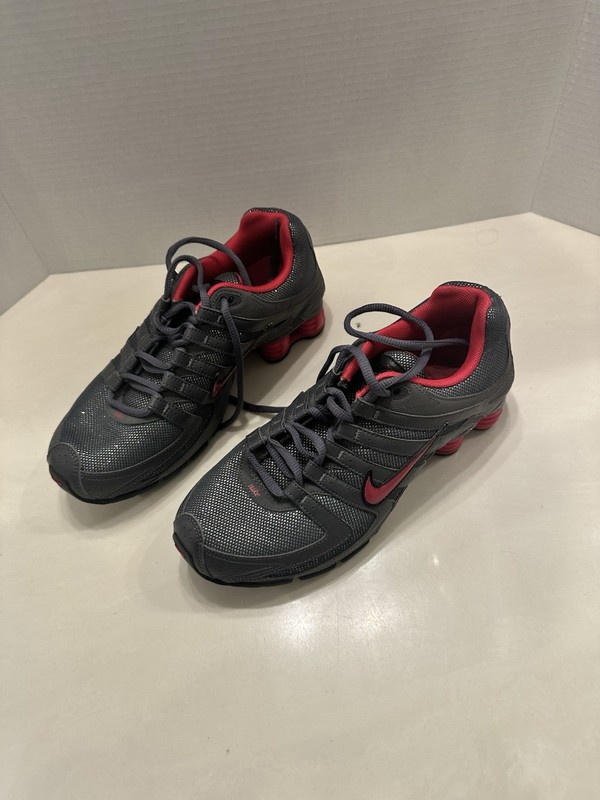 Nikes Women’s Sneakers Size 8.5