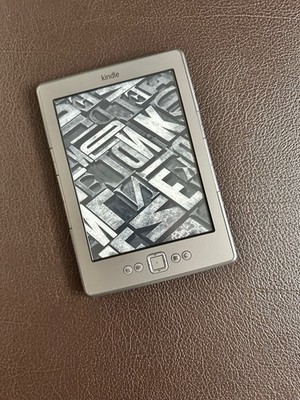 Amazon Kindle mit Tasten 4. Generation