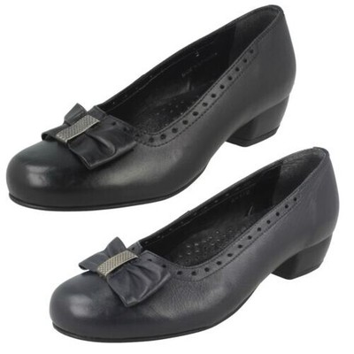 Women's Da Bella Judith Necklace Up Shoes