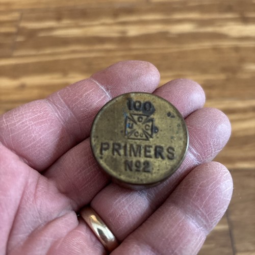 Antique Union Cap & Chemical Co. Maltese Cross Brass Primer Tin 100 No. 2 -EMPTY - Picture 3 of 3