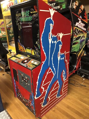 RARE 1980 Deluxe Space Invaders Arcade Game Classic & Excellent