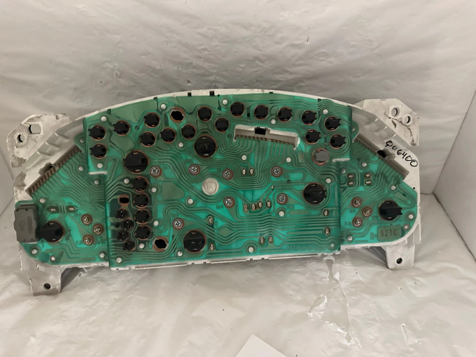 Cuadro de instrumentos velocímetro 03 04 05 Eclipse tablero medidores 147.940 millas Foto 2 de 3