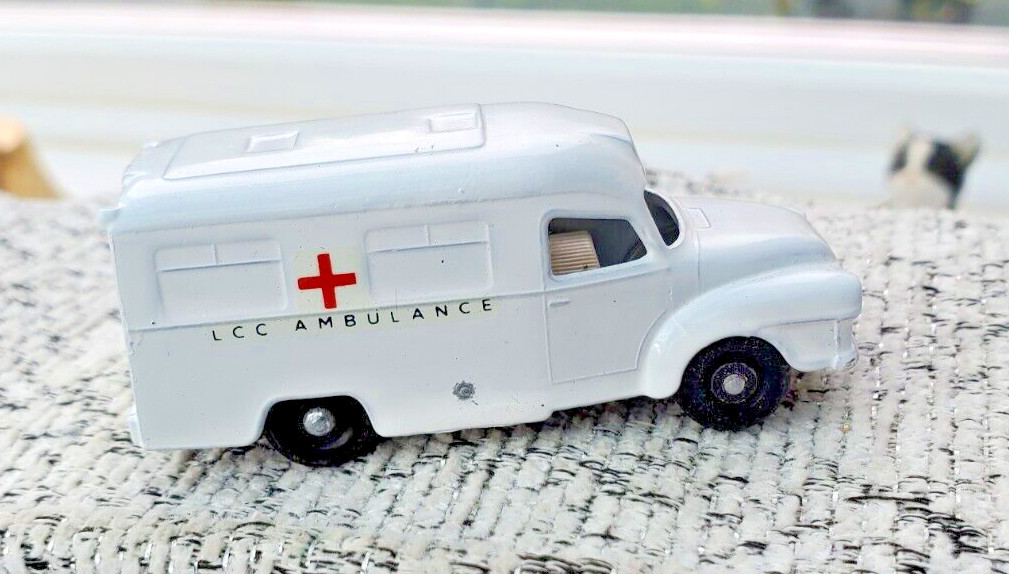 MATCHBOX 　No.14 　LOMAS AMBULANCE Vintage Matchbox No. 14 Lomas Ambulance. | eBay