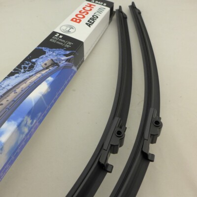 Bosch Front Windscreen Wiper Blades for Porsche Cayenne 9P VW Touareg 7L A942S