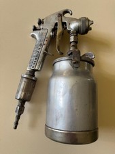 GENUINE DEVILBISS JGA 502 SPRAY GUN WITH POT, MADE IN ENGLAND