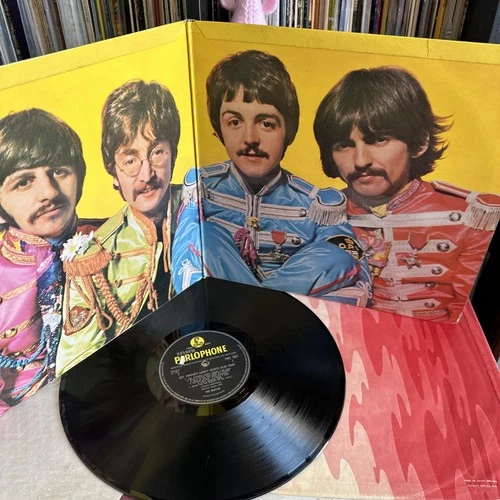 The Beatles Sgt. Pepper's Lonely Hearts Club Band,UK mono 1st press vinyl, inner