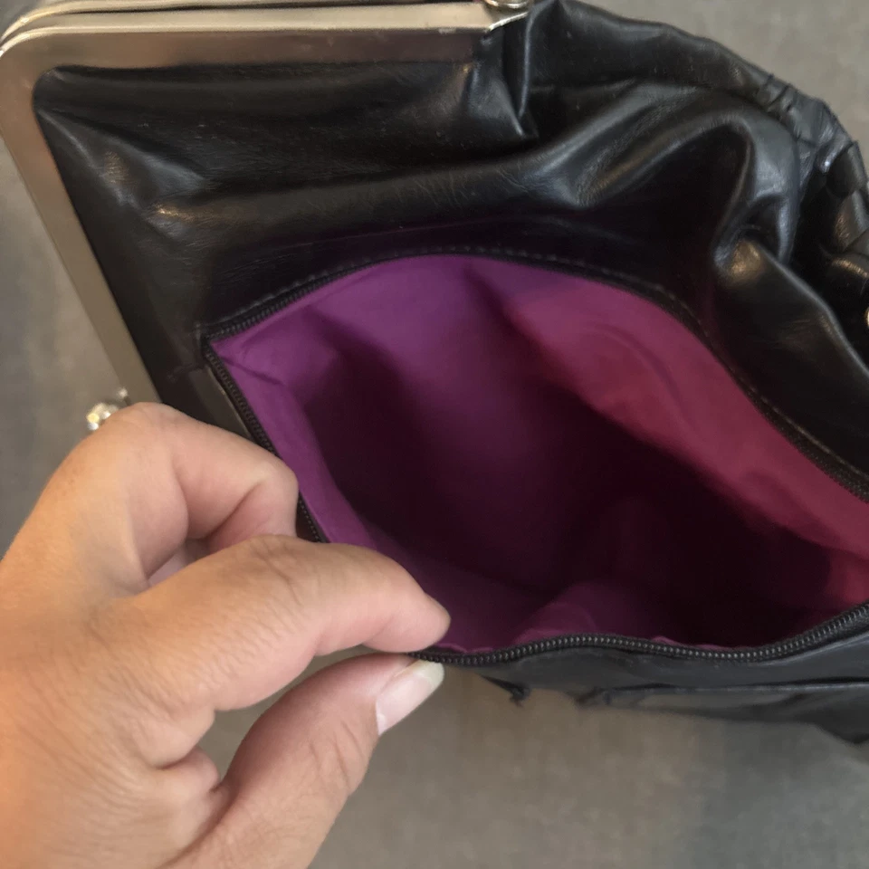 Cartera clutch vintage Volcom negra Foto 4 de 4