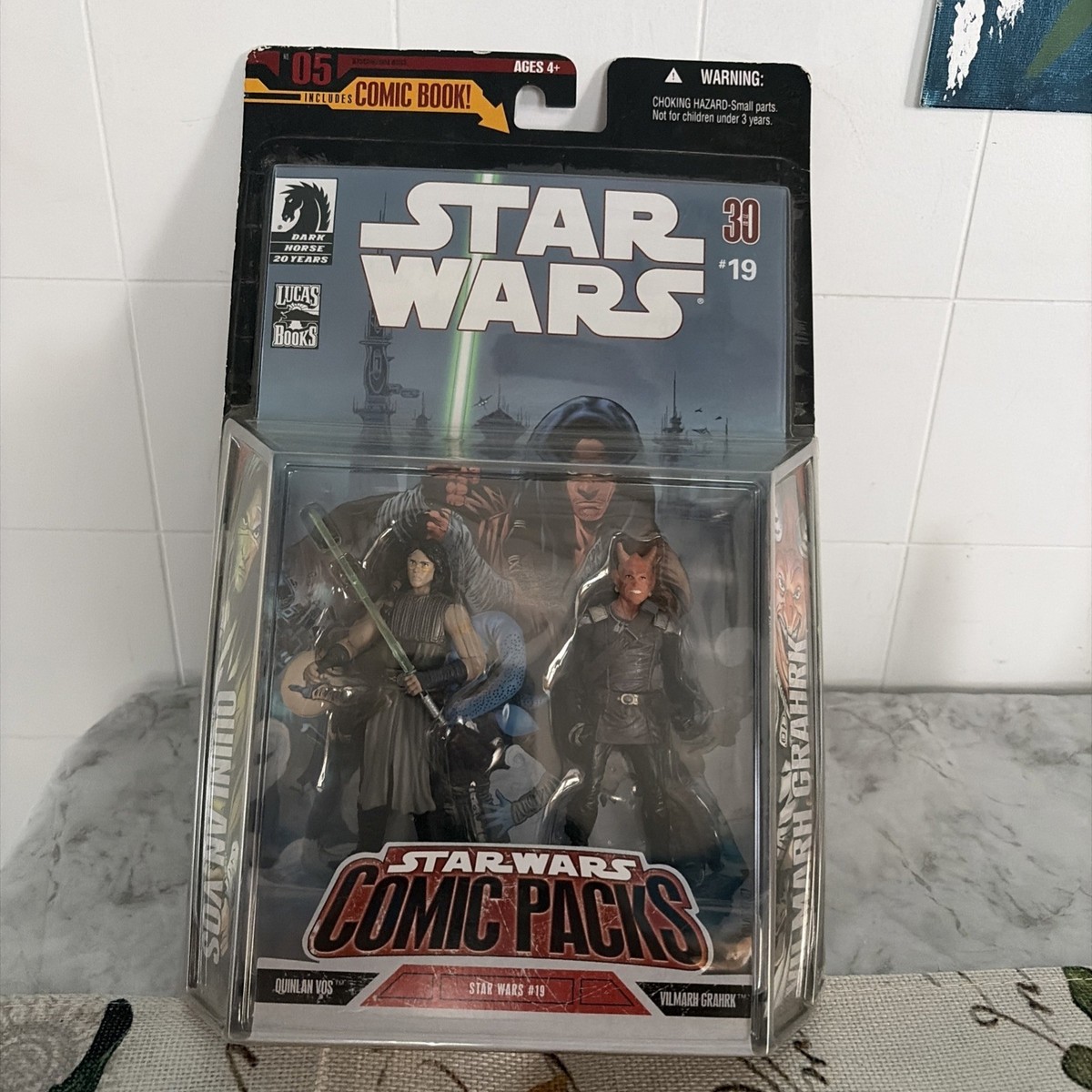 2006 Star Wars Comic Packs #19 Quinlan Vos & Vilmarh Grahrk Dark