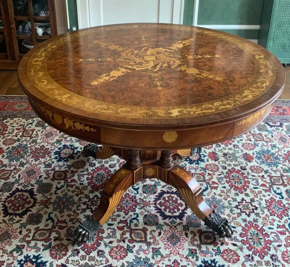 Round outlet table used