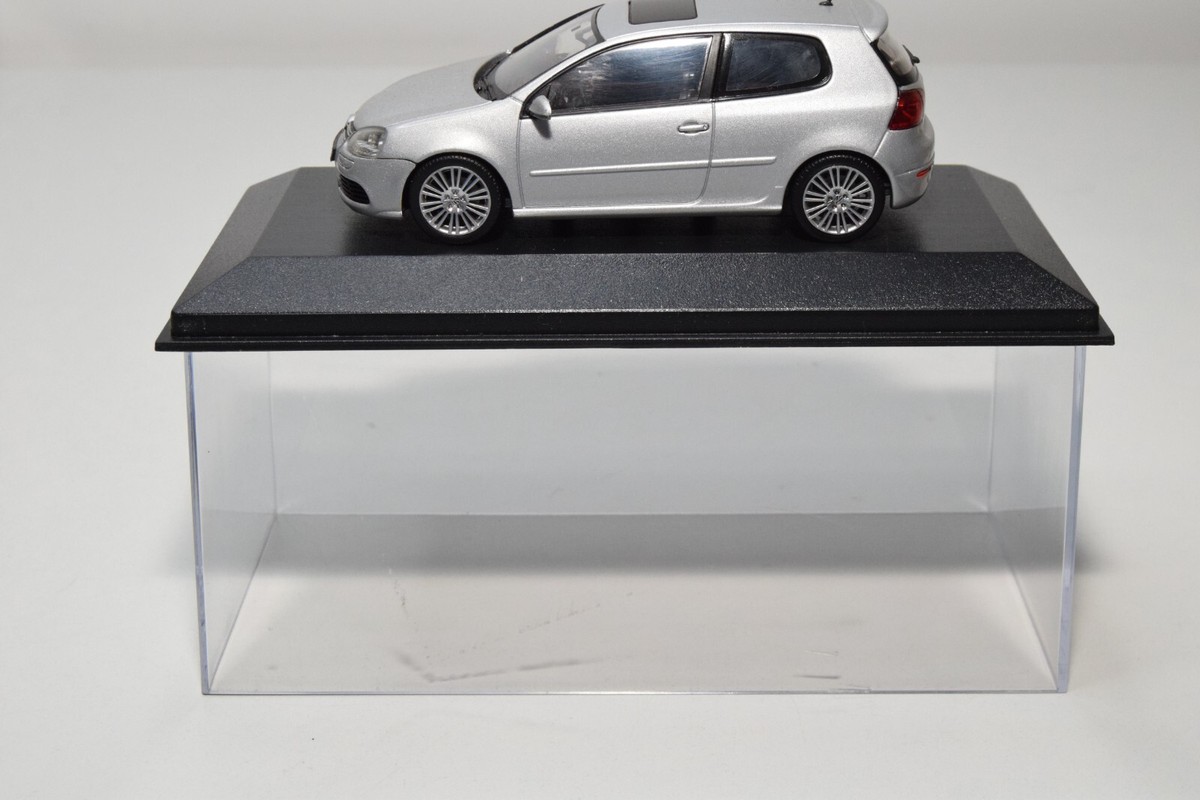 MINICHAMPS Golf R32 シルバー 1/43 VW GOLF 5 V R32 3.2 V6 4-MOTION REFLEX SILVER 1:43