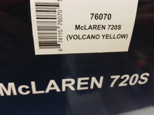 Autoart McLaren 720S Volcano Yellow 2017 1/18 76070 - Picture 5 of 5