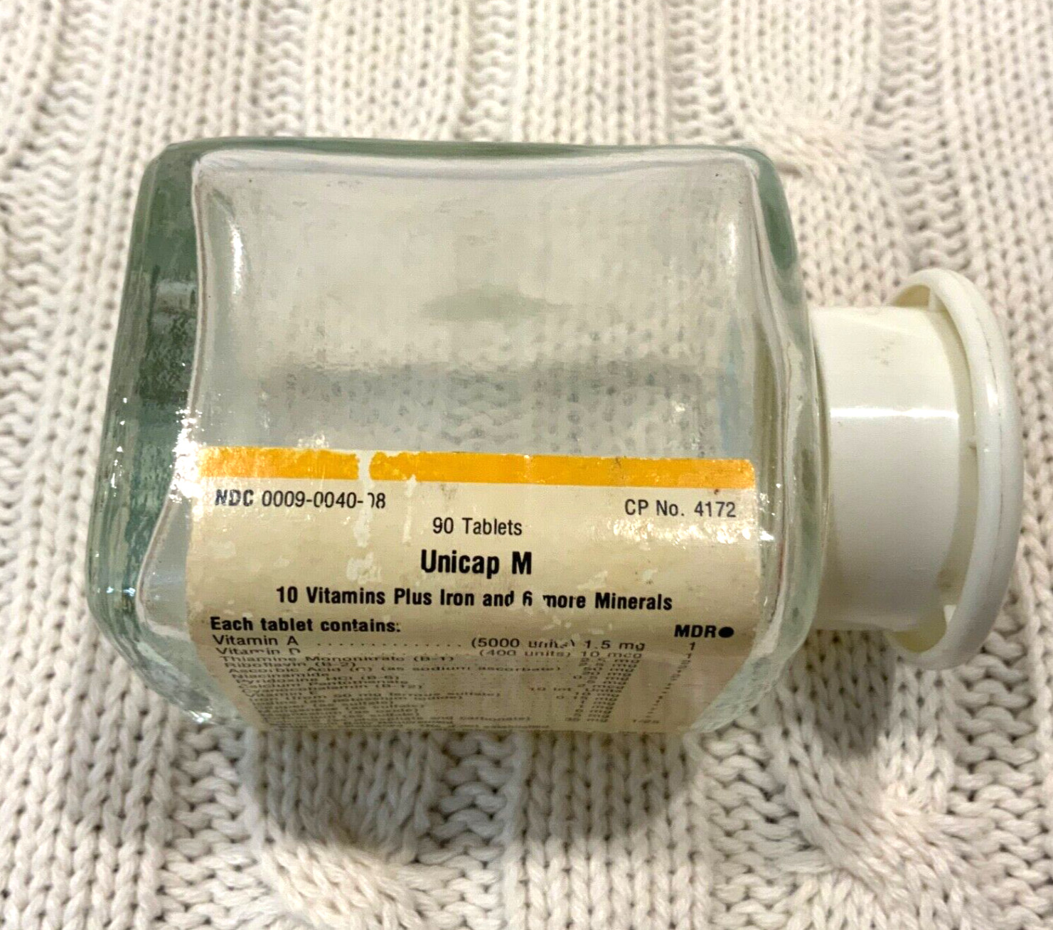 Vintage Upjohn Unicap M Empty Glass Vitamin Bottle Plastic Lid 1 3/4” W Display