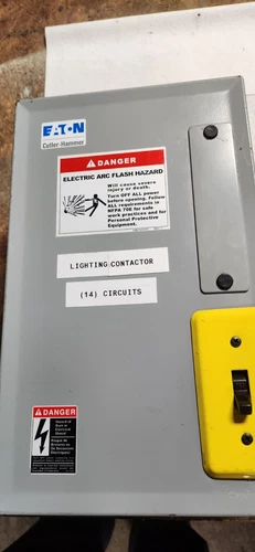 Eaton - Lighting Contactor 30 Amp 14 Pole - (14 Circuits) 120 Volt Coil's