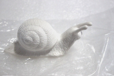 HORL AVANT-GARDE SNAIL FIGURE WHITE