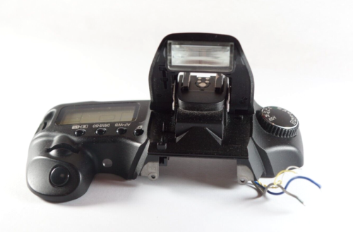 Cover top Canon EOS 30D con flash usata come pezzo di ricambio parte di ricambio - Foto 1 di 3
