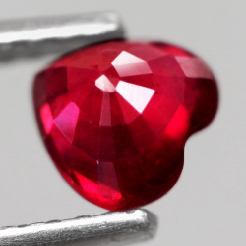 0.66Ct. Natural Gemstone Ruby Red Heart Madagascar Beautiful Sparkles Color - Picture 5 of 7