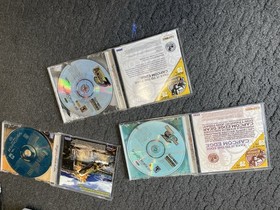 SEGA Dreamcast Console Lot 2 Controllers 3 Games MvC 2 Street Fighter Alpha 3