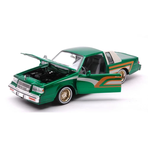 BUICK REGAL 1987 GREEN 1:24 Motormax Auto Stradali Modellino Nuovo - Immagine 2 di 4
