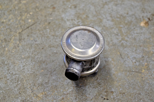 Land Rover Discovery 2 P38 Bosch V8 SAI Cylinder Head Solenoid Valve 4.0 4.6 - Picture 2 of 2