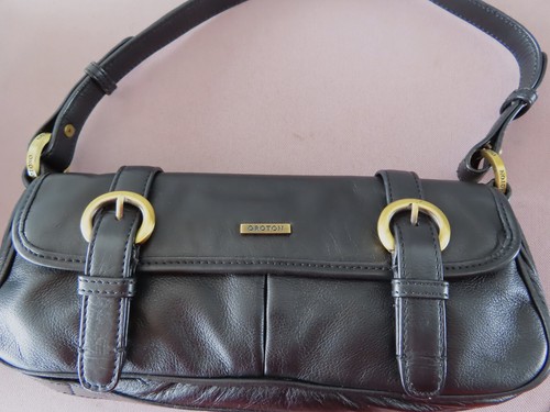 Vintage Oroton Buckle feature small genuine leather black n Brass handbag - Picture 5 of 12