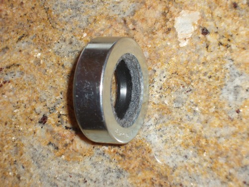 Ford flathead transmission open drive grease oil seal bearing retainer 21C-7052 - Picture 3 of 5